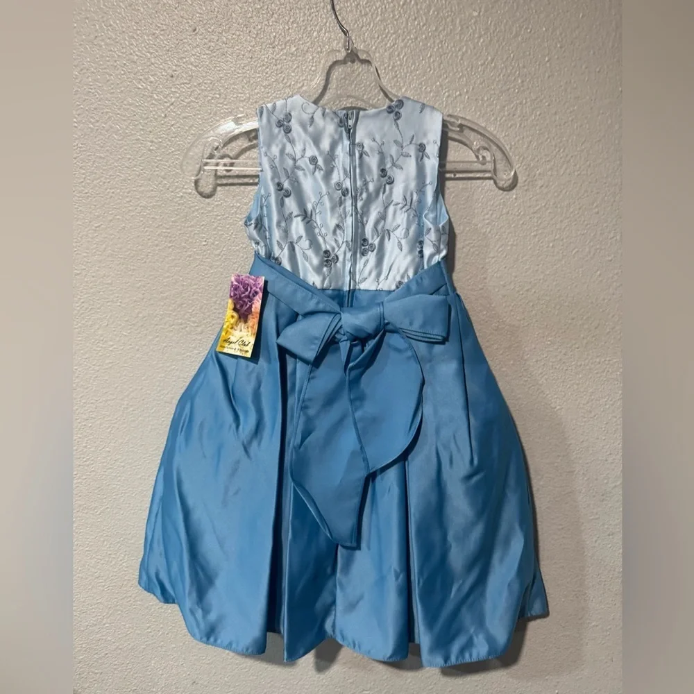 ANGEL CLUB Elegant light Blue formal Sleeveless embroidered Dress size 4